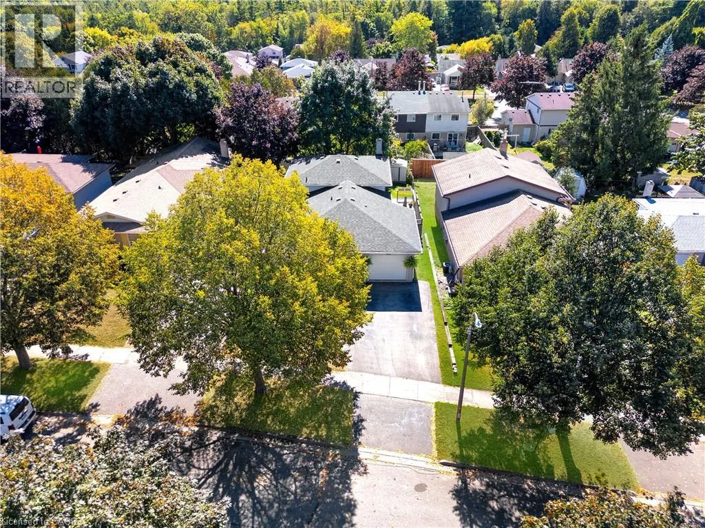 27 WHEATFIELD Crescent