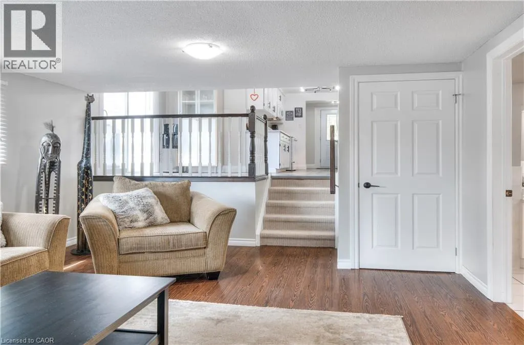 27 WHEATFIELD Crescent