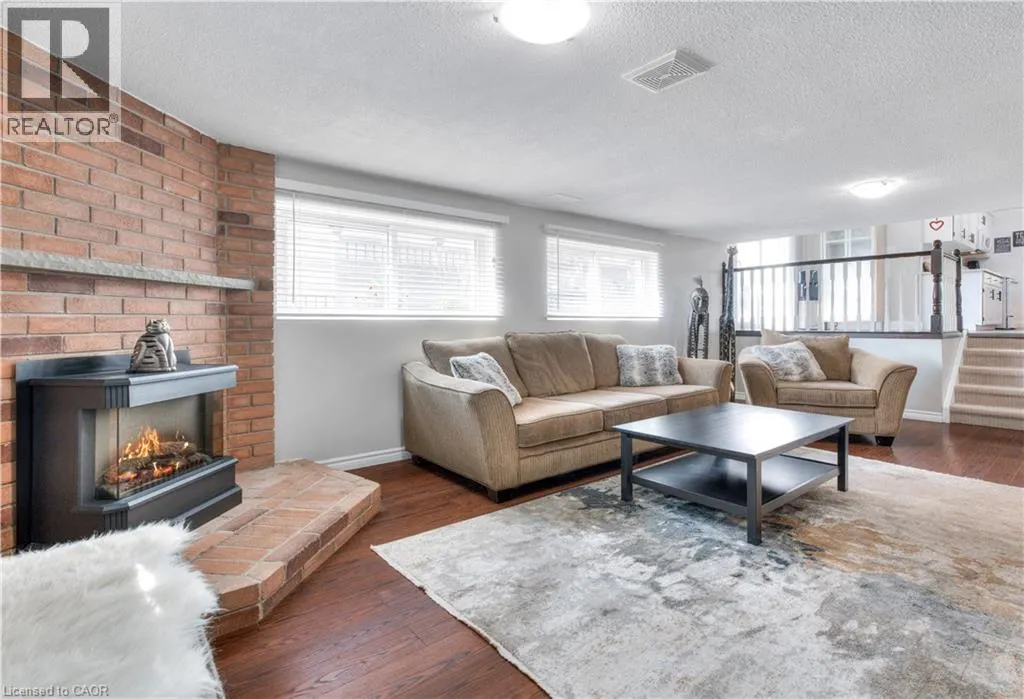 27 WHEATFIELD Crescent