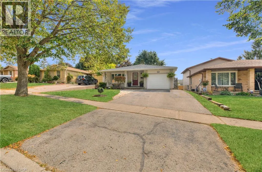27 WHEATFIELD Crescent