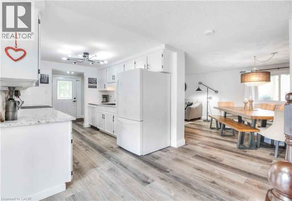 27 WHEATFIELD Crescent