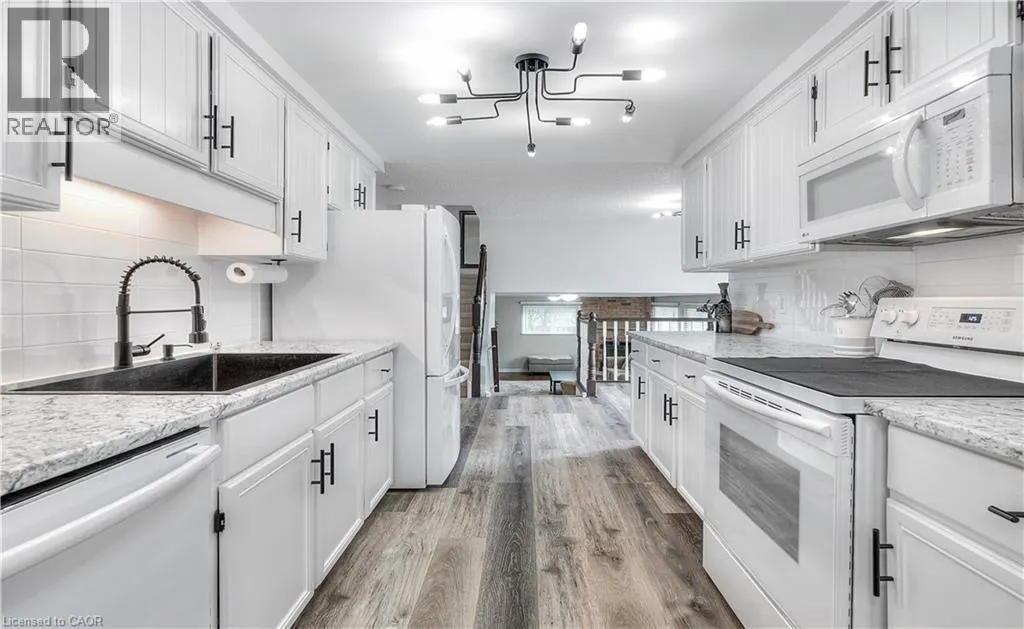 27 WHEATFIELD Crescent