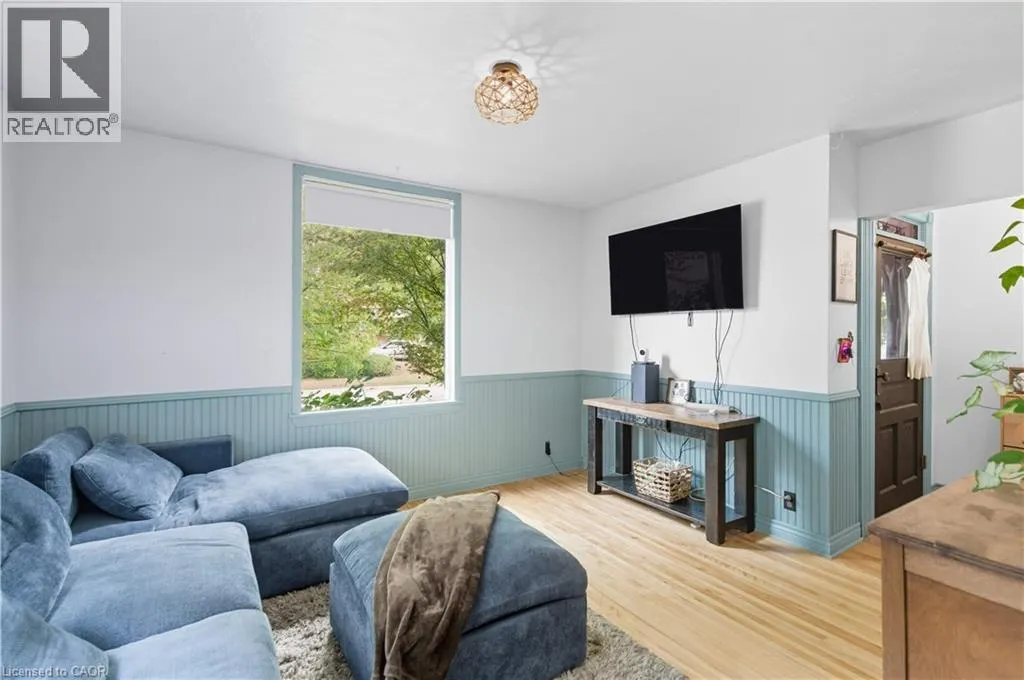 21 ORKNEY Street W