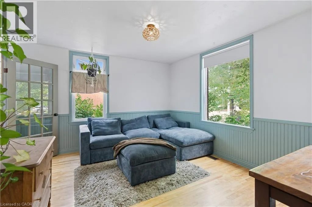 21 ORKNEY Street W