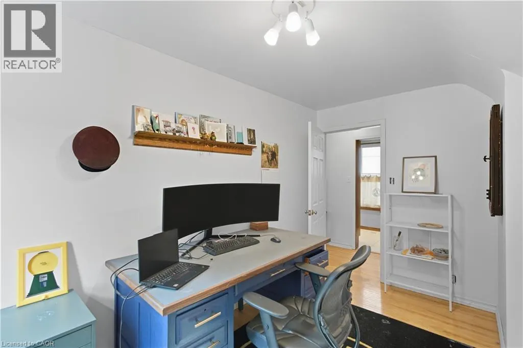 21 ORKNEY Street W