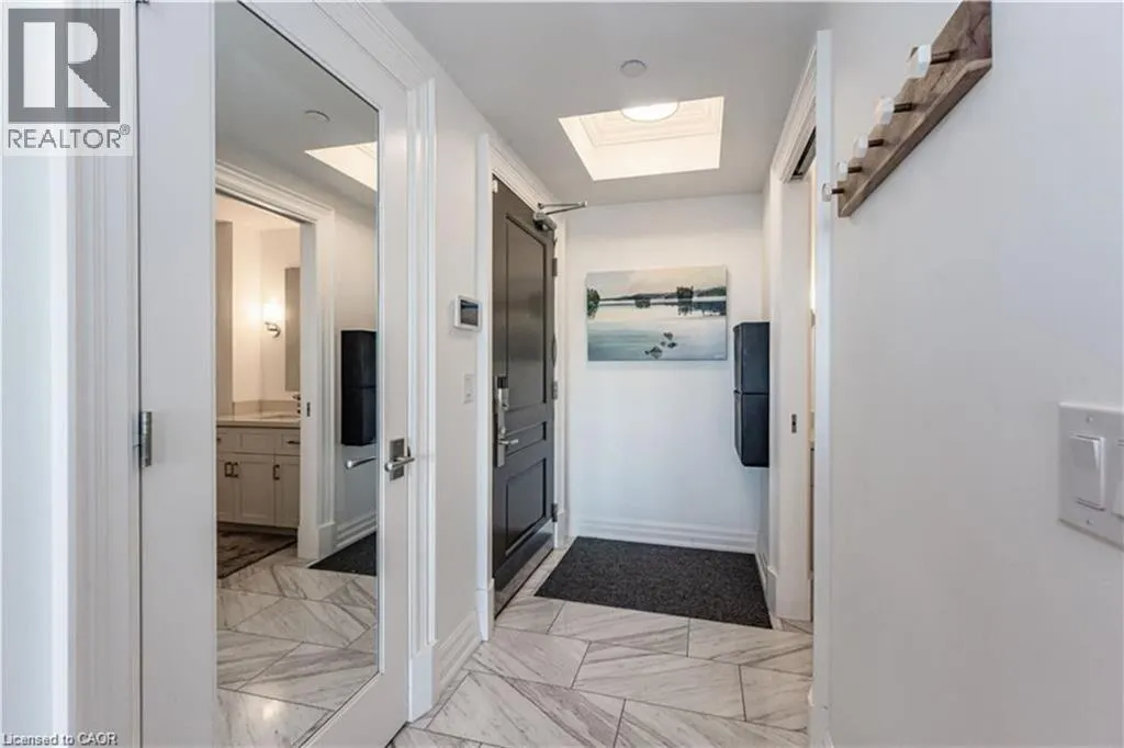 2060 LAKESHORE Road Unit# 304, #304