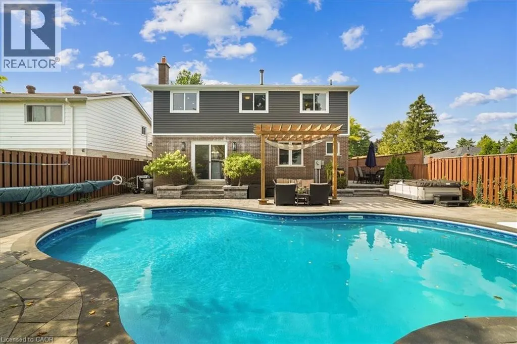 1923 STEEPBANK Crescent