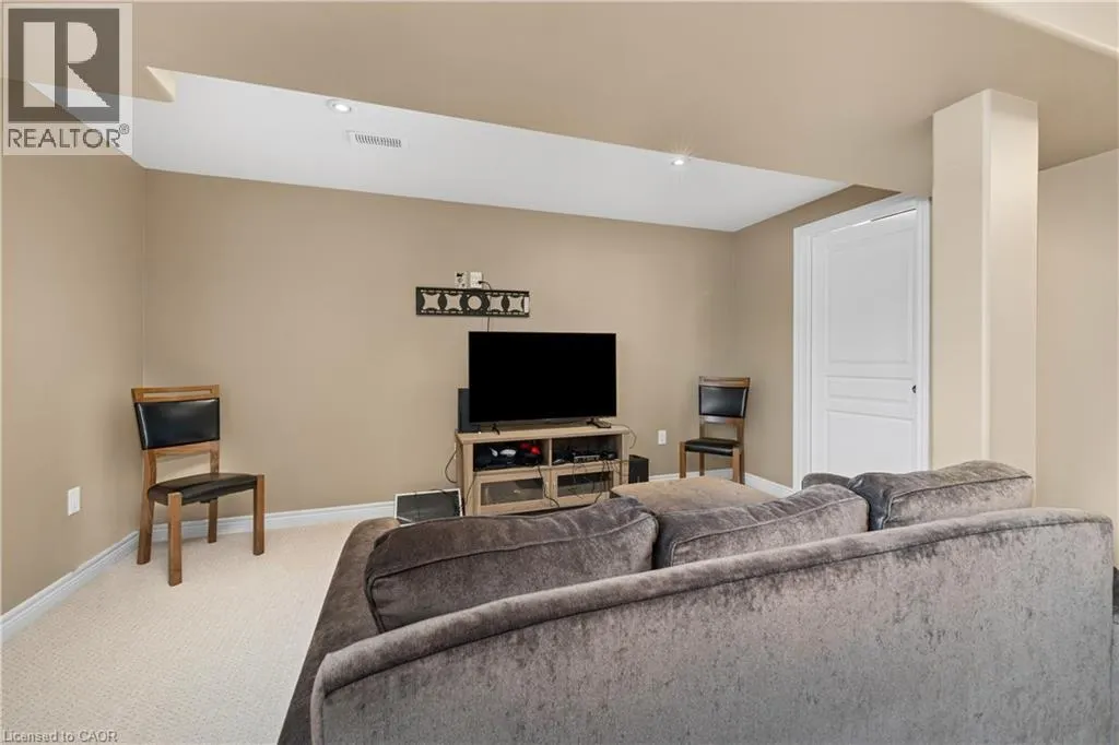 6 CHESTNUT Drive Unit# 16, #16