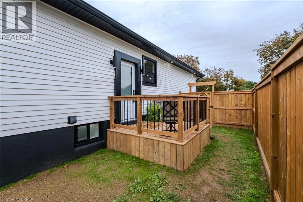 10 UPLANDS Drive