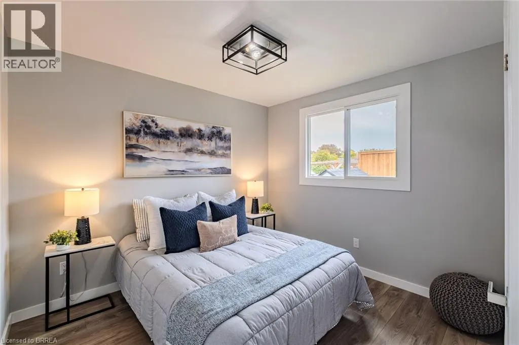 10 UPLANDS Drive