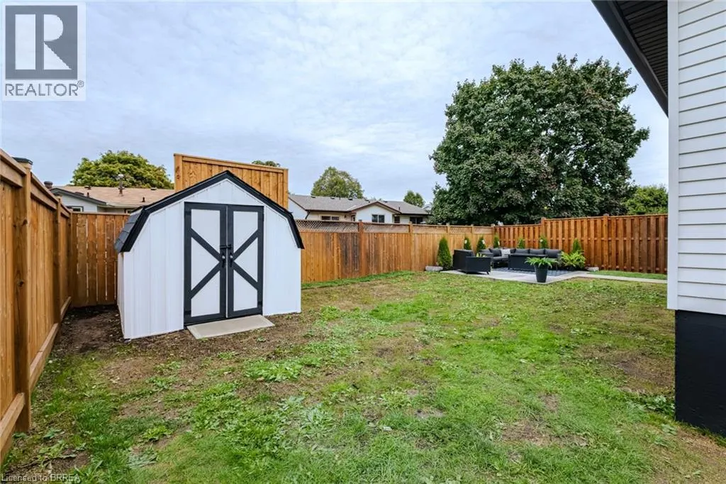 10 UPLANDS Drive