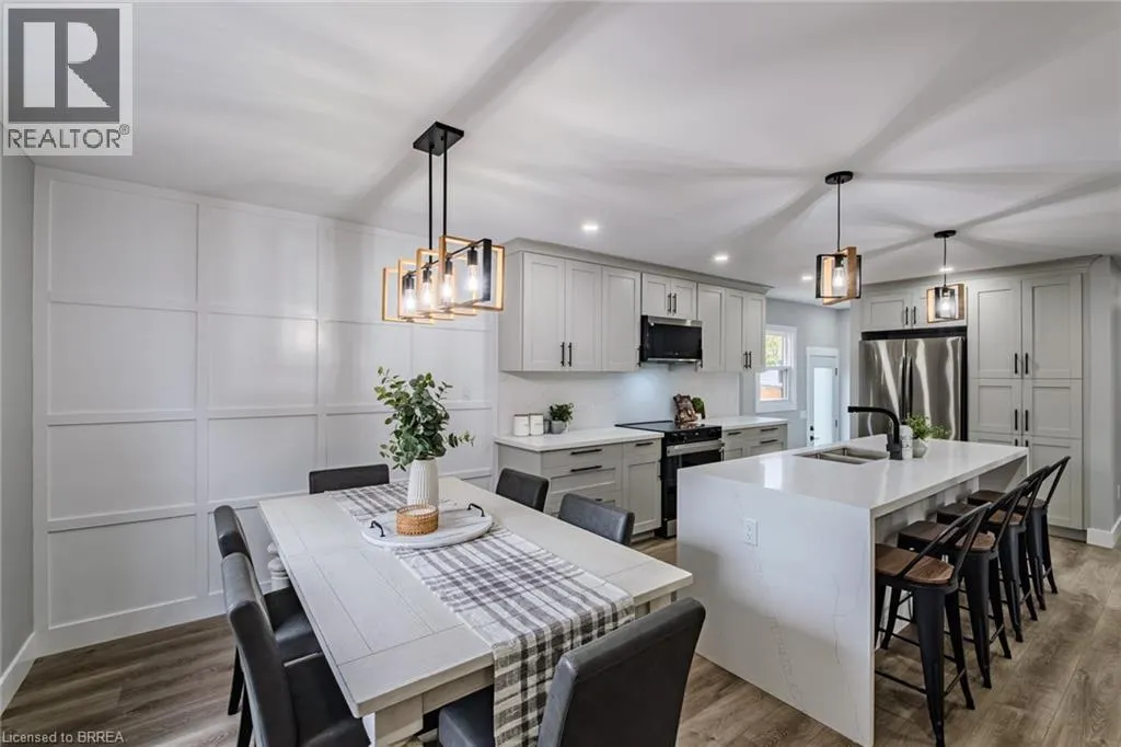 10 UPLANDS Drive
