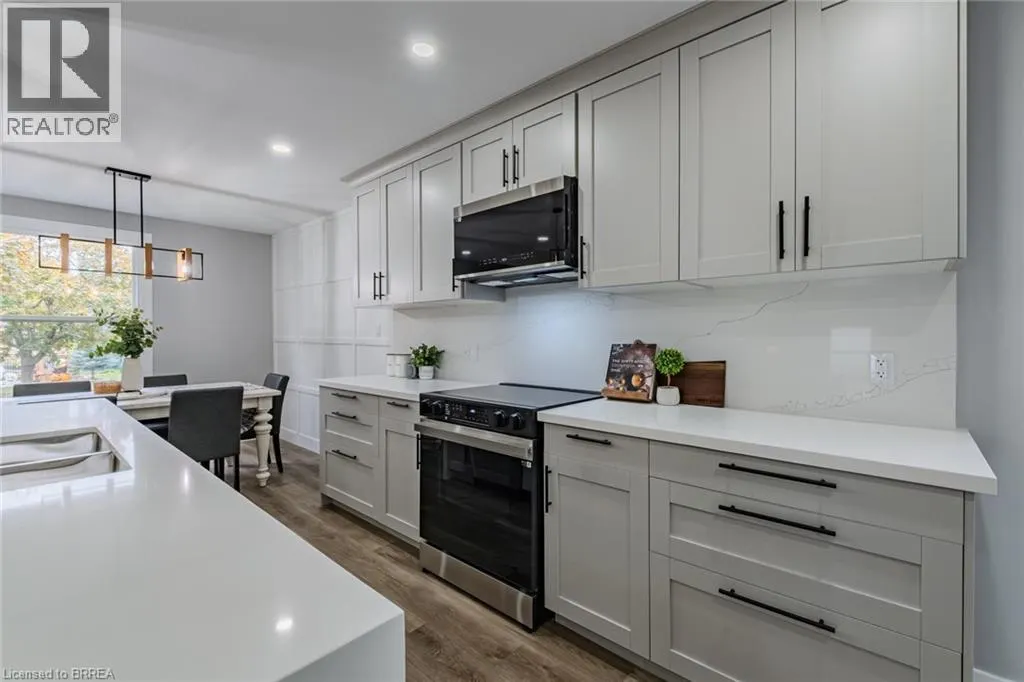 10 UPLANDS Drive