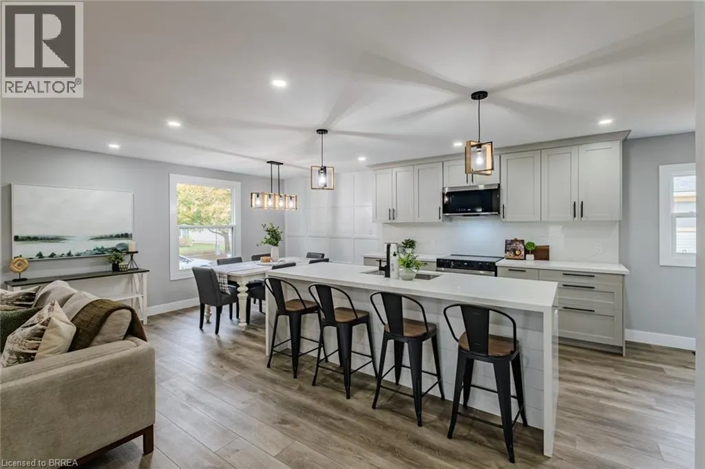 10 UPLANDS Drive
