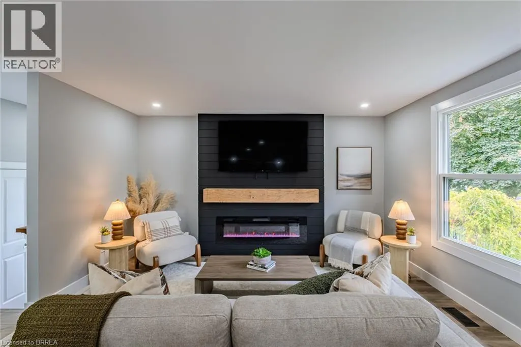 10 UPLANDS Drive