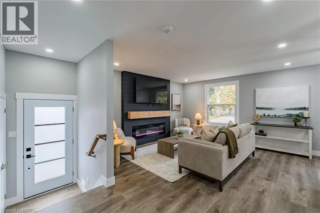 10 UPLANDS Drive