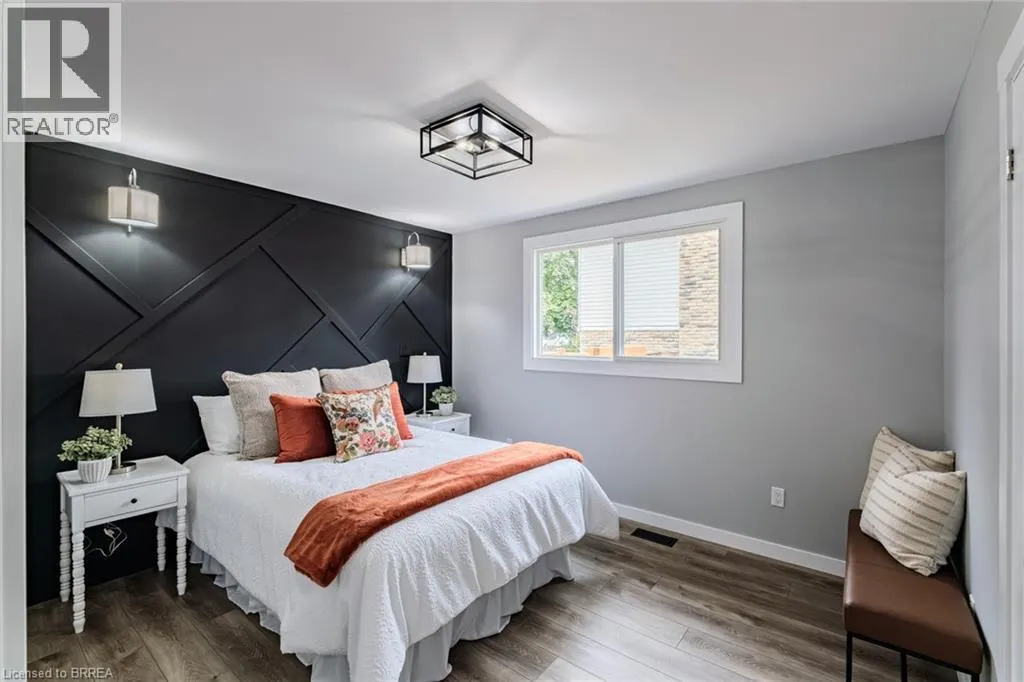 10 UPLANDS Drive