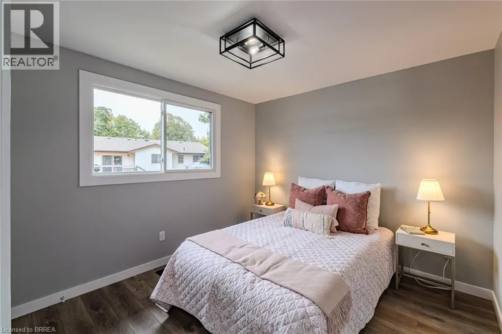 10 UPLANDS Drive