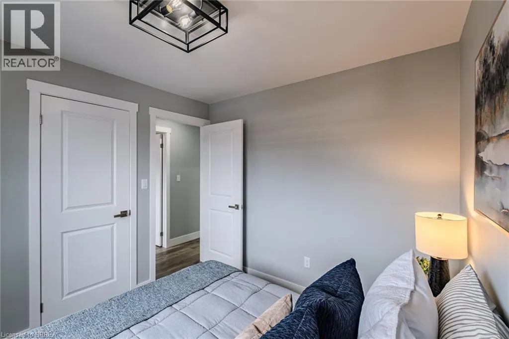 10 UPLANDS Drive