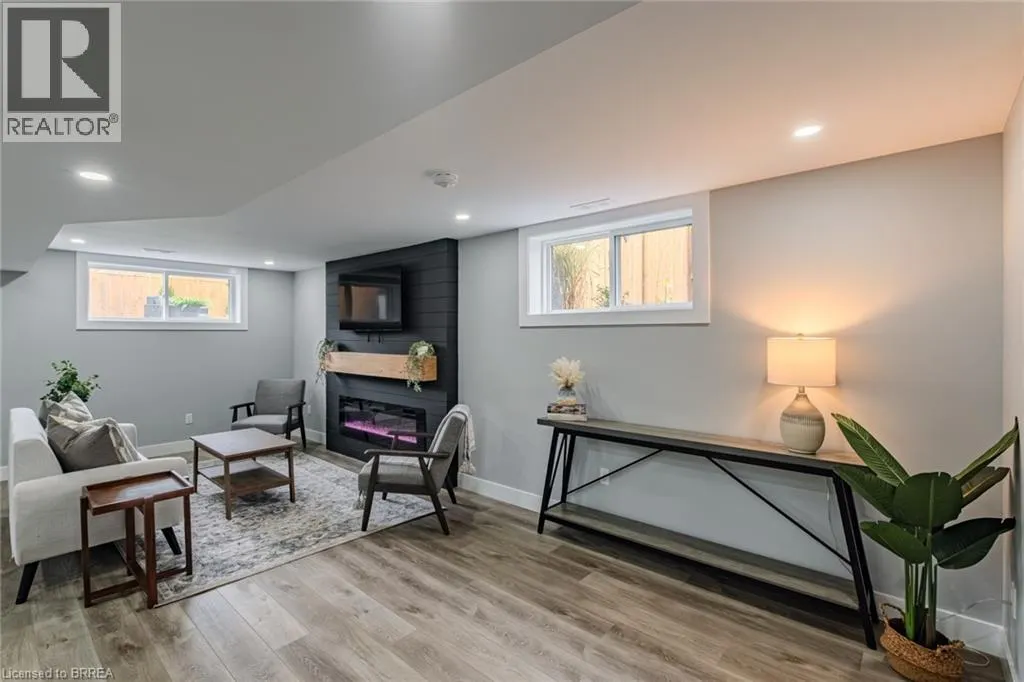 10 UPLANDS Drive