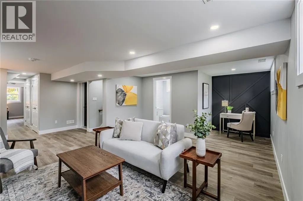 10 UPLANDS Drive
