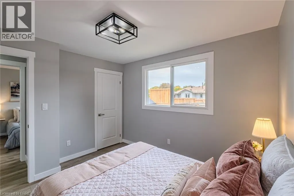 10 UPLANDS Drive