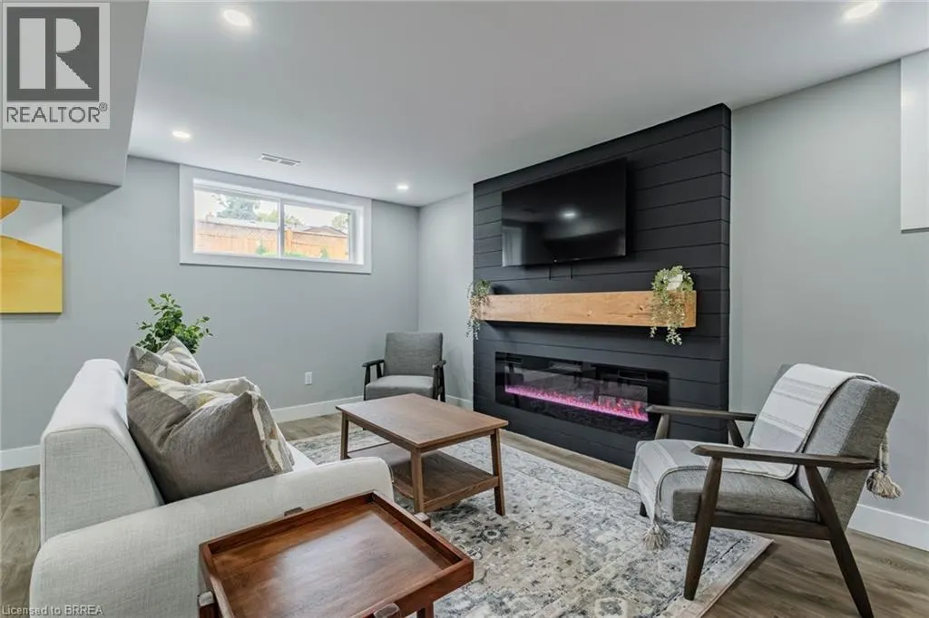 10 UPLANDS Drive