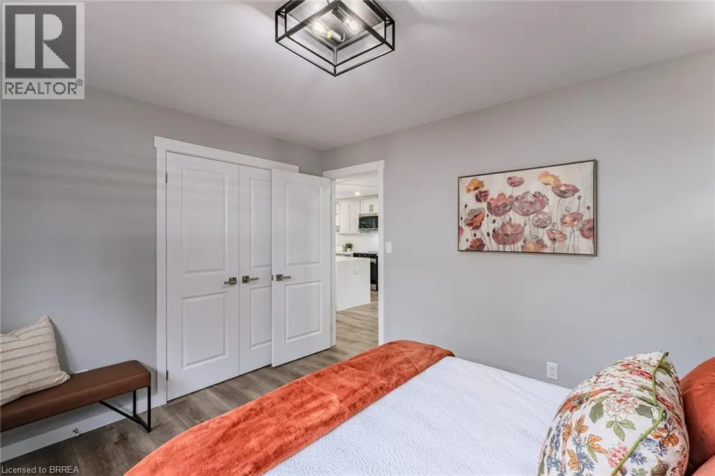 10 UPLANDS Drive
