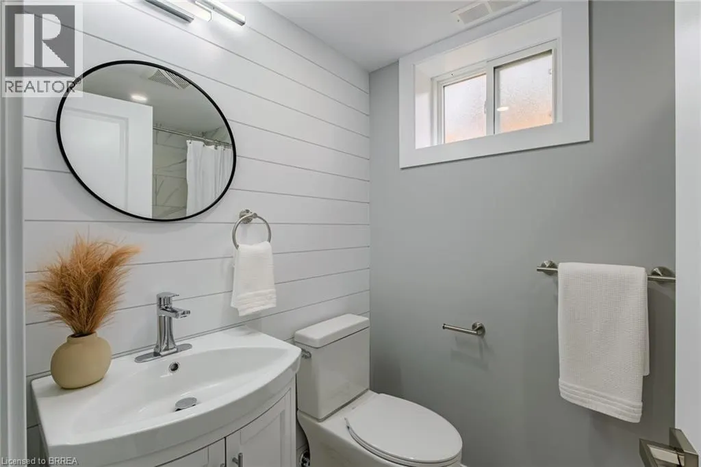 10 UPLANDS Drive
