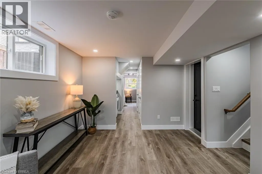 10 UPLANDS Drive