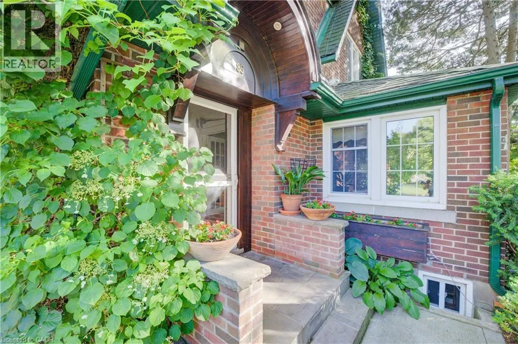85 UNION Boulevard