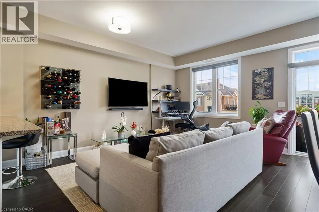 272 GEORGIAN Drive Unit# 306, #306