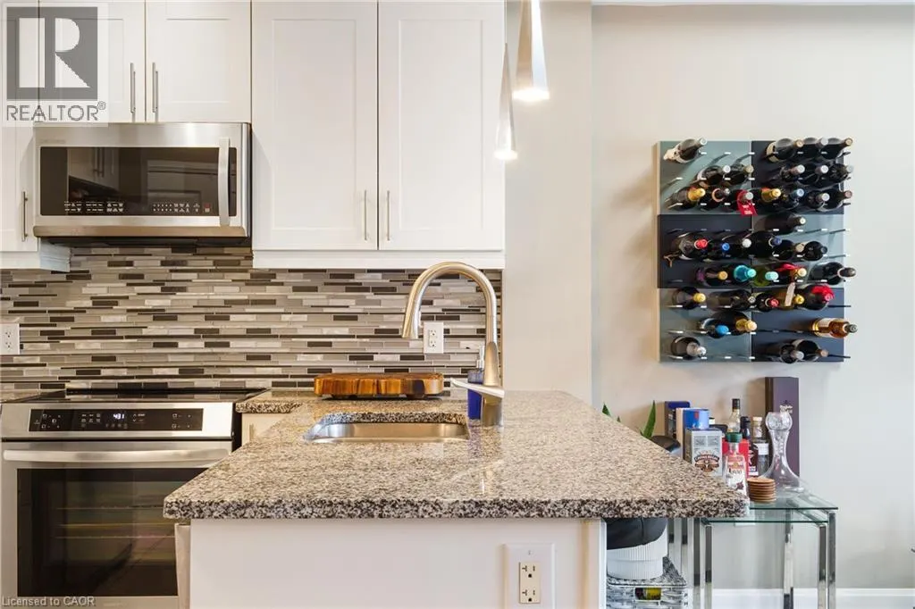 272 GEORGIAN Drive Unit# 306, #306