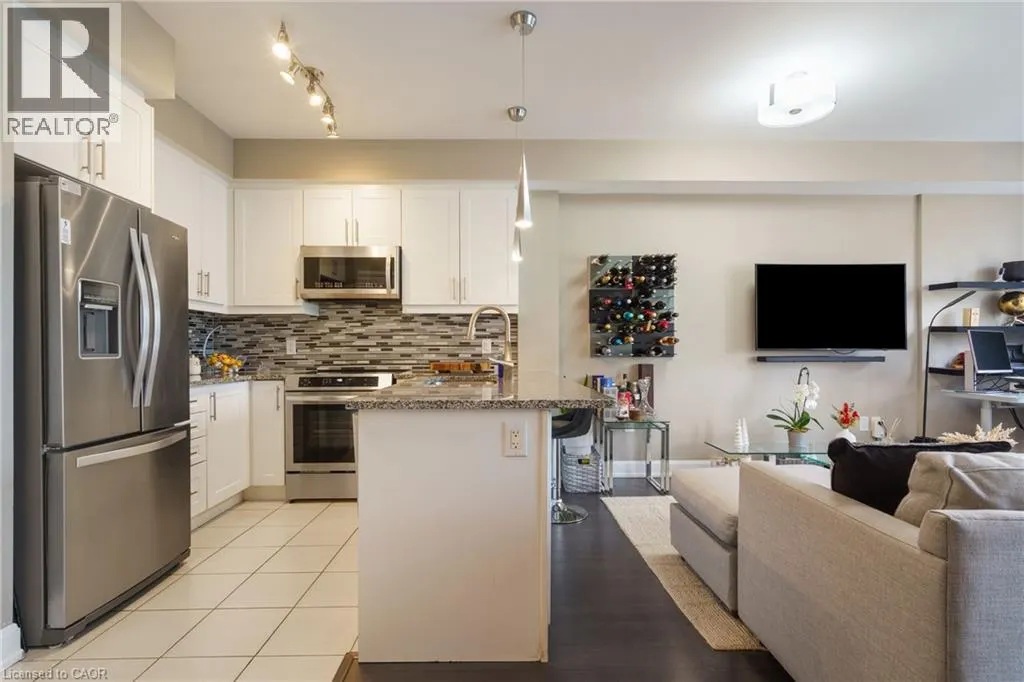 272 GEORGIAN Drive Unit# 306, #306