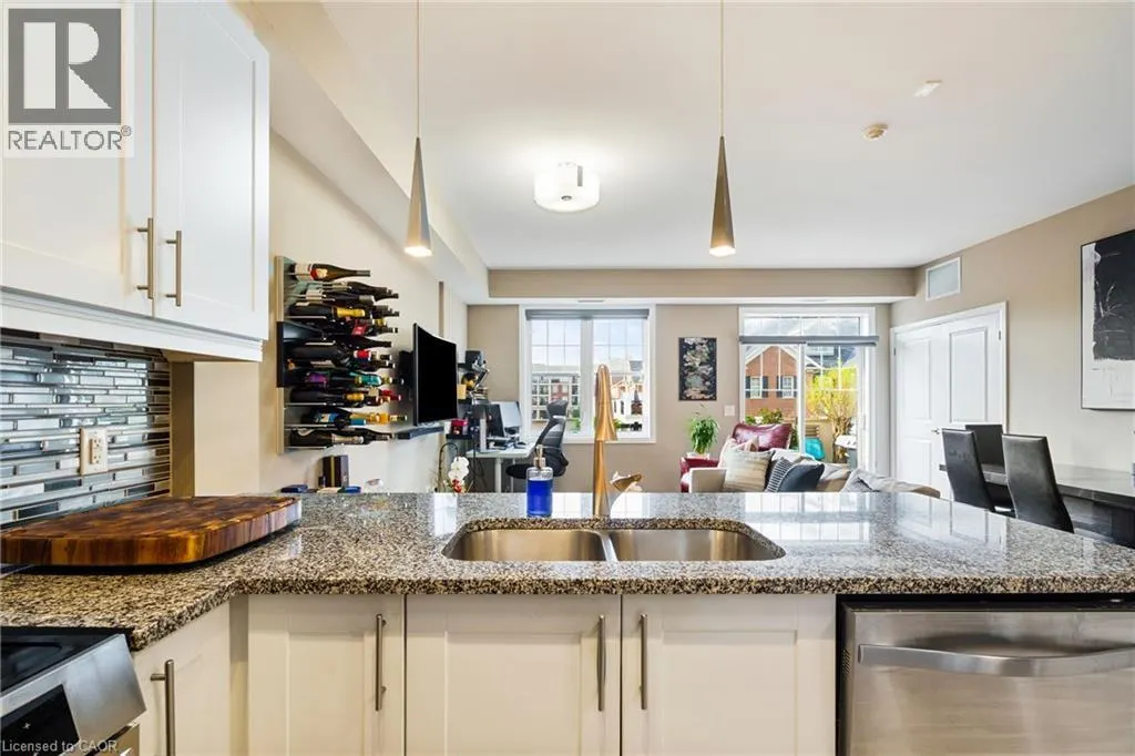 272 GEORGIAN Drive Unit# 306, #306