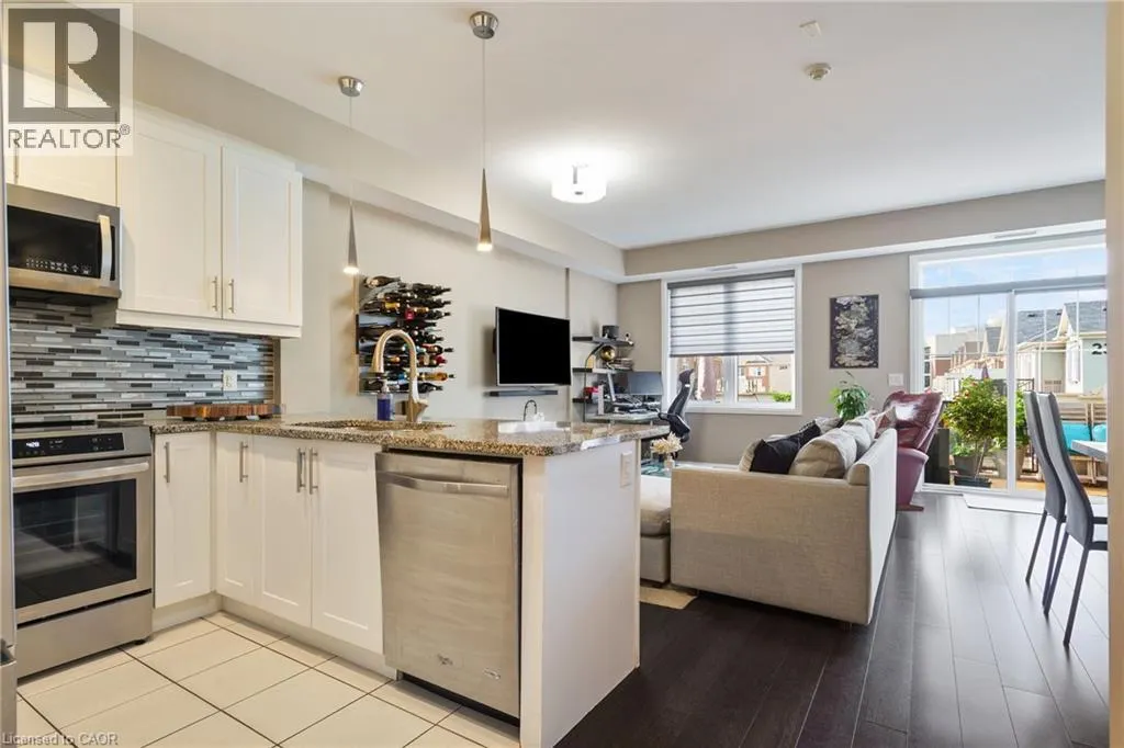 272 GEORGIAN Drive Unit# 306, #306