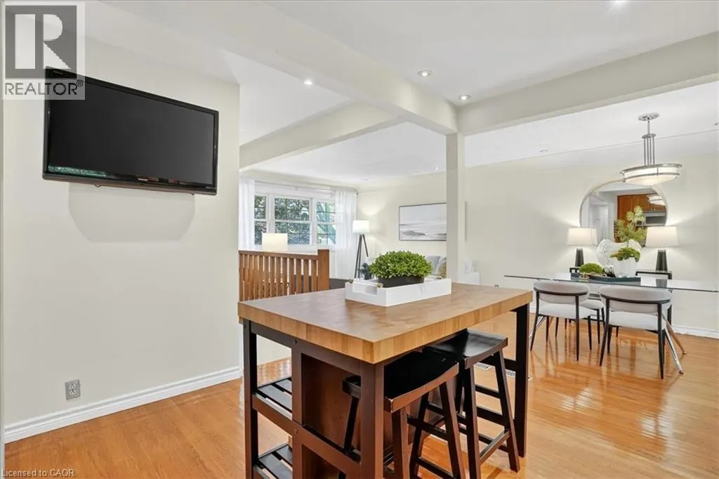 12 GLENDALE Place