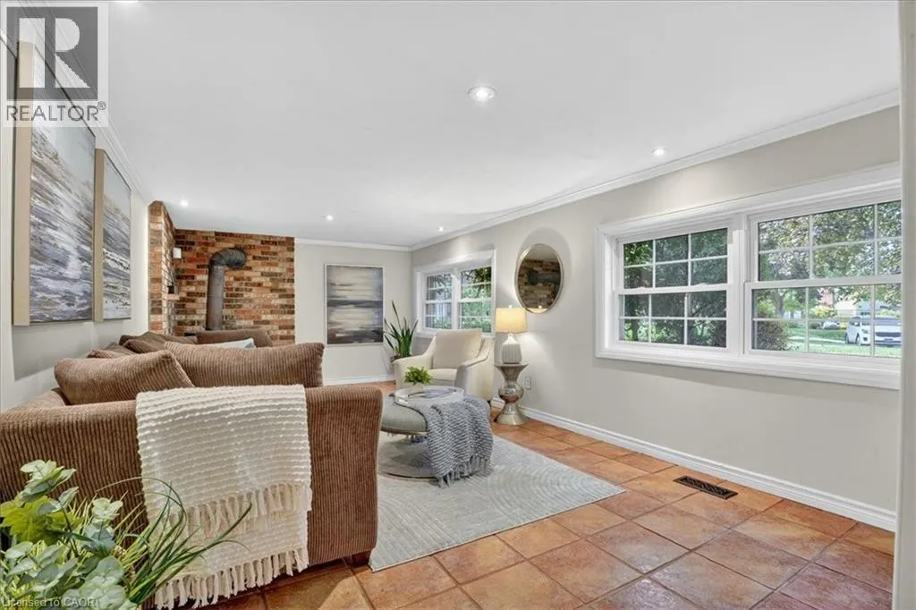 12 GLENDALE Place