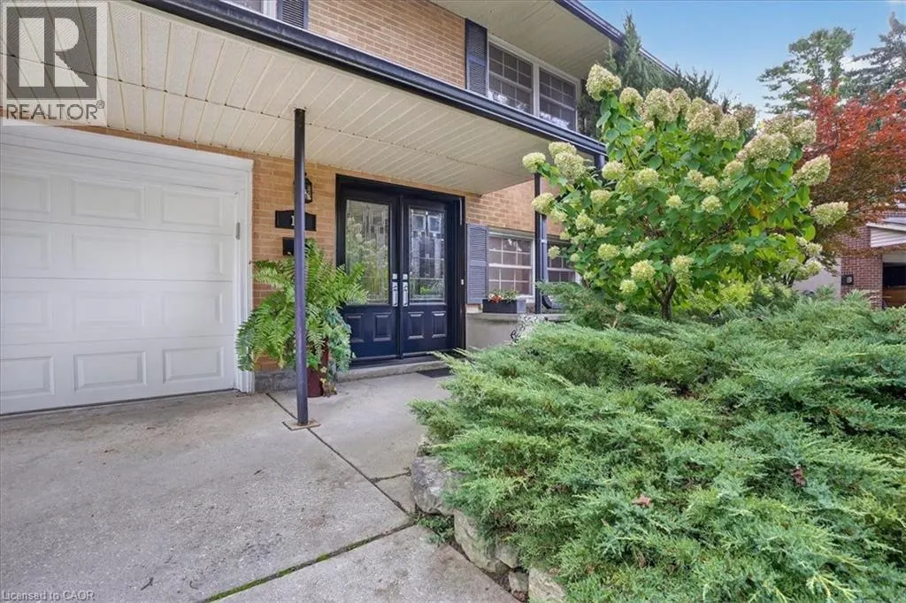 12 GLENDALE Place