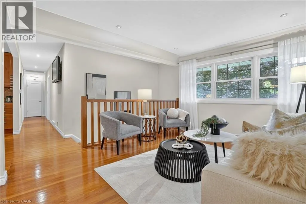 12 GLENDALE Place
