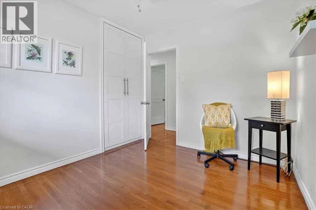 12 GLENDALE Place