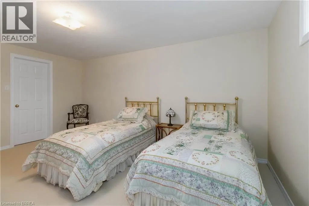 54 GLENWOOD Drive Unit# 15, #15