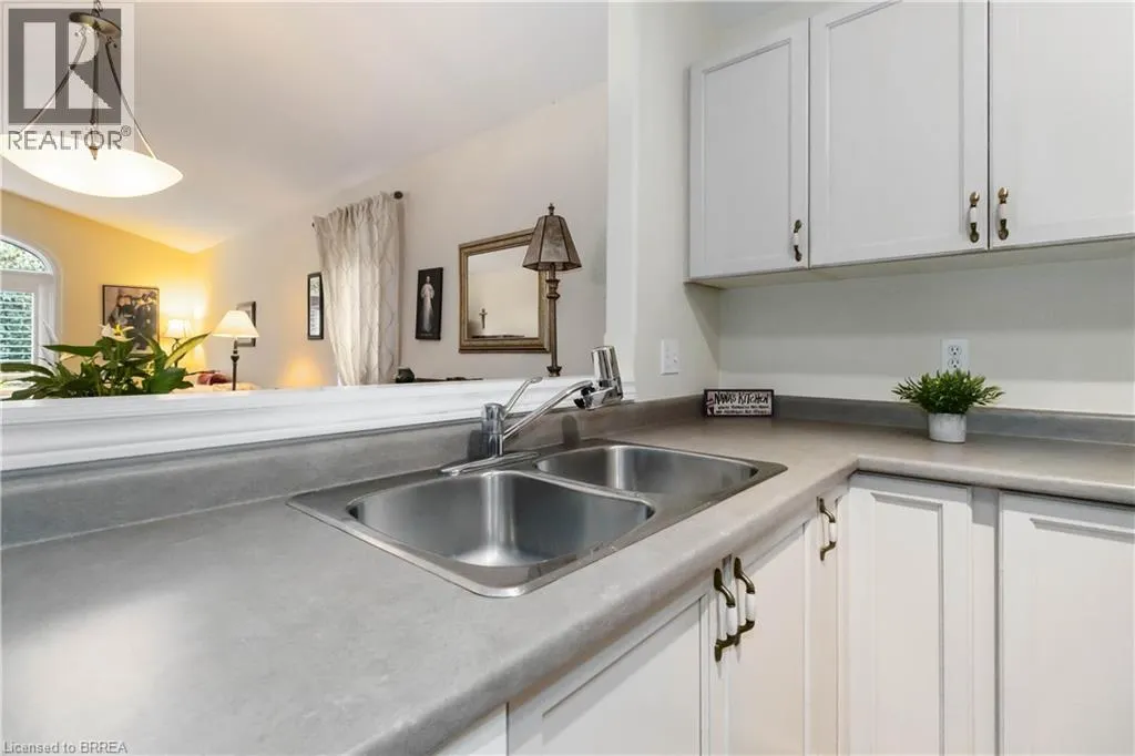 54 GLENWOOD Drive Unit# 15, #15