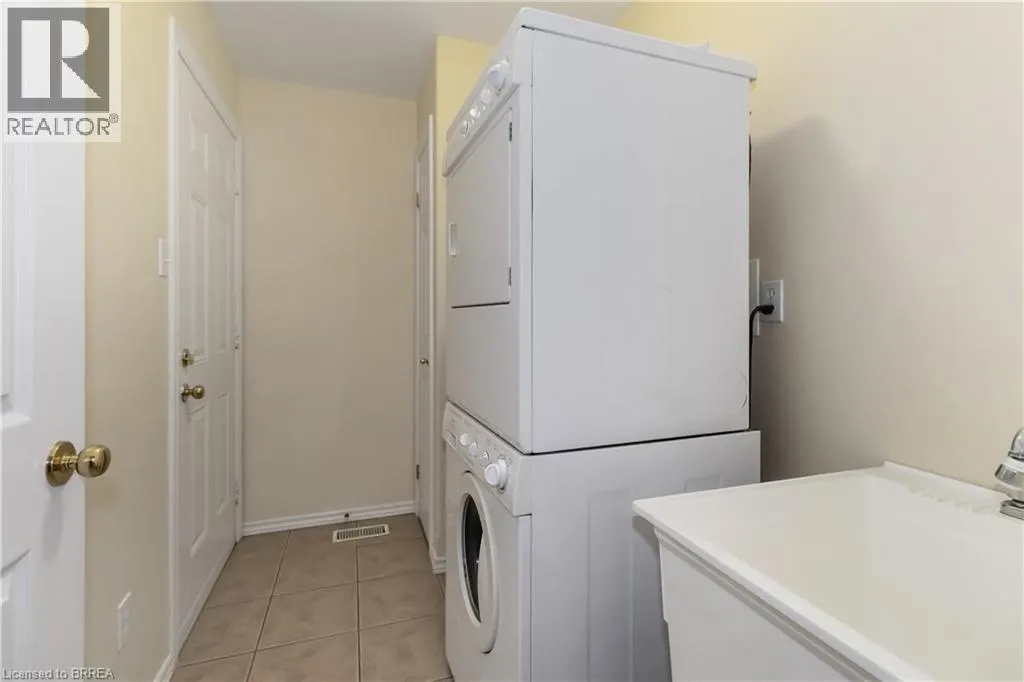 54 GLENWOOD Drive Unit# 15, #15