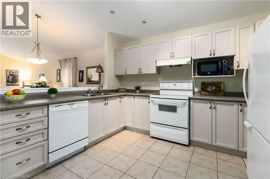 54 GLENWOOD Drive Unit# 15, #15