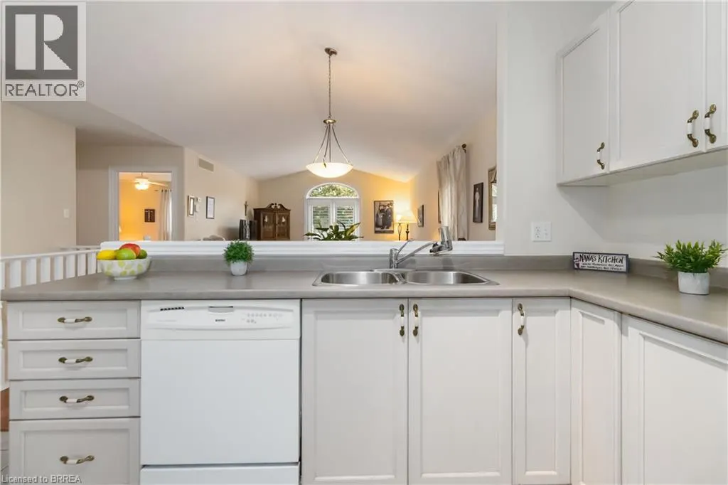 54 GLENWOOD Drive Unit# 15, #15