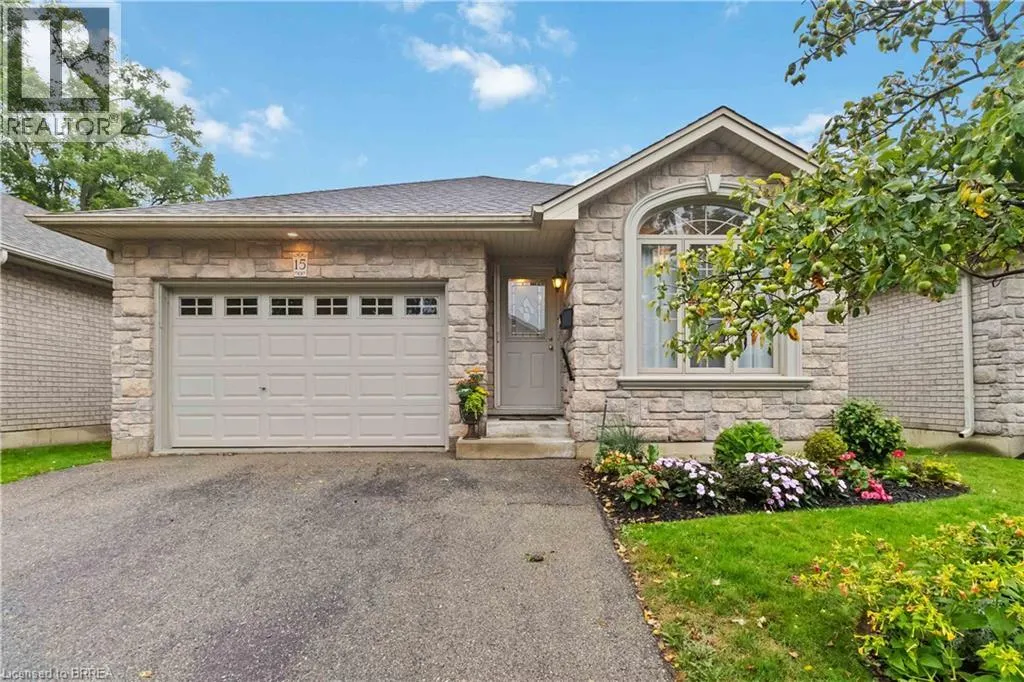 54 GLENWOOD Drive Unit# 15, #15