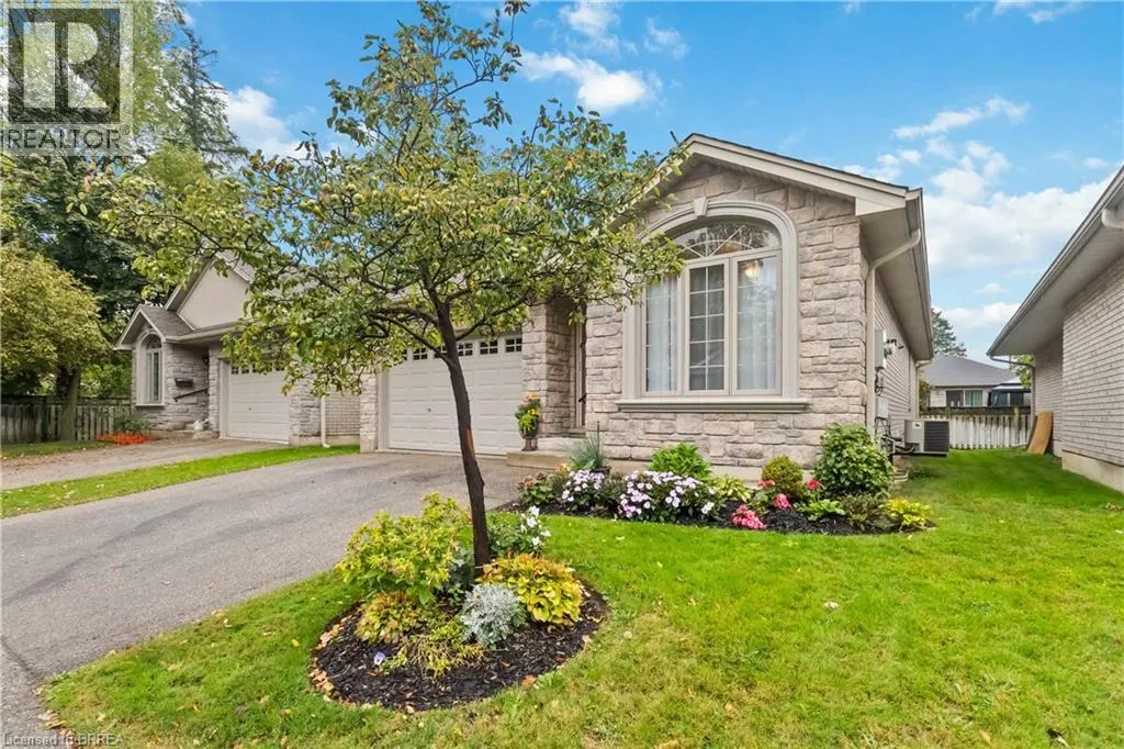 54 GLENWOOD Drive Unit# 15, #15