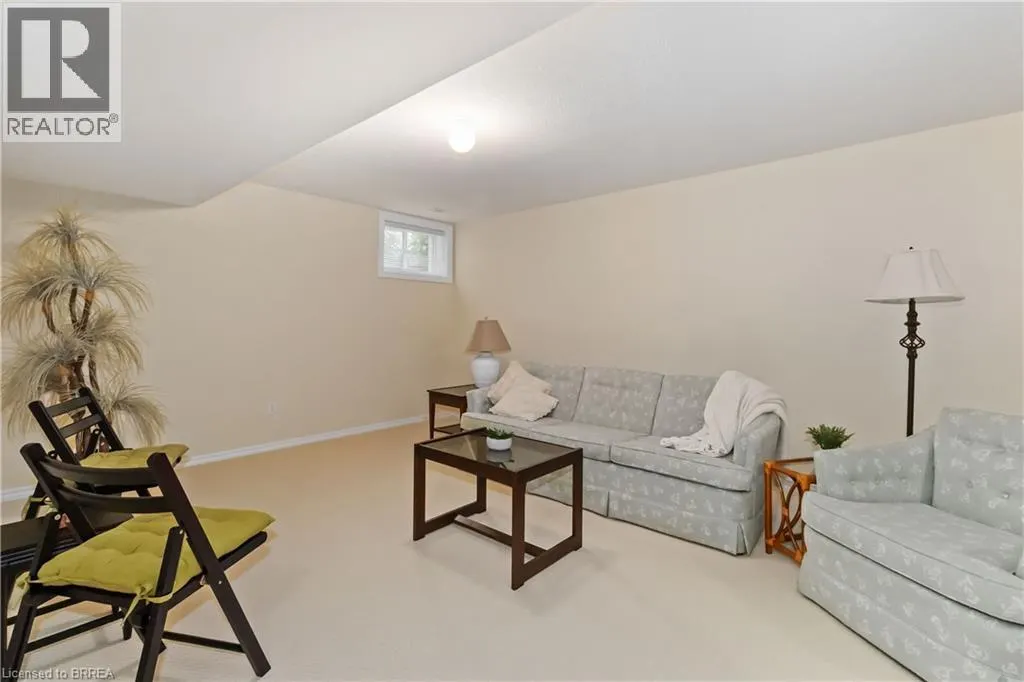 54 GLENWOOD Drive Unit# 15, #15