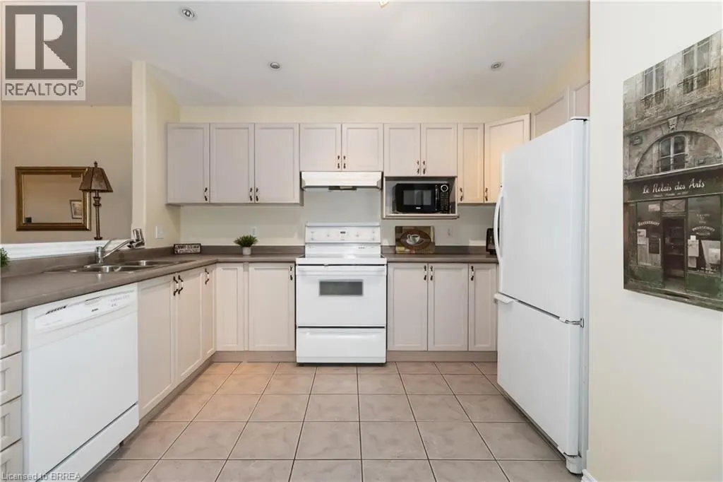 54 GLENWOOD Drive Unit# 15, #15